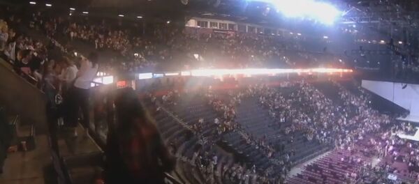 Людей эвакуируют после взрыва из Манчестер Арены в Великобритании - Sputnik Литва