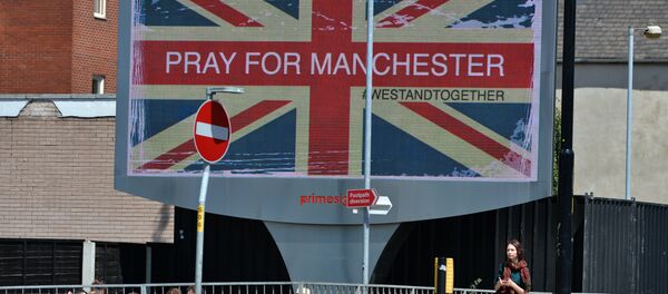 Билборд возле Манчестер-арены - Sputnik Литва