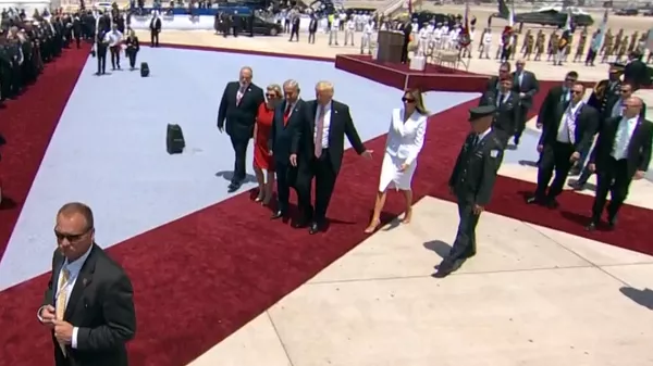 Дональд и Меланья Трамп