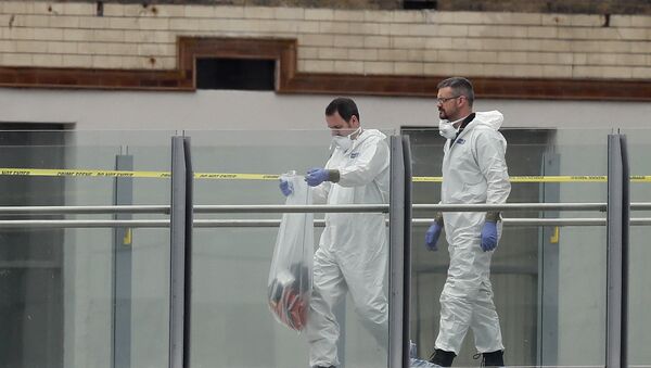 Эксперты работают на месте теракта в Манчестер-арене - Sputnik Lietuva