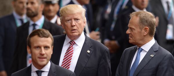 Президент Франции Эммануэль Макрон, президент США Дональд Трамп и президент Европейского совета Дональд Туск Президент Франции Эммануэль Макрон, президент США Дональд Трамп и президент Европейского совета Дональд Туск - Sputnik Lietuva