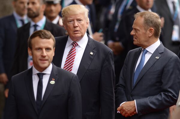 Президент Франции Эммануэль Макрон, президент США Дональд Трамп и президент Европейского совета Дональд Туск Президент Франции Эммануэль Макрон, президент США Дональд Трамп и президент Европейского совета Дональд Туск - Sputnik Литва