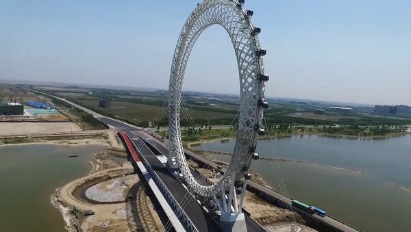 Необычное гигантское колесо обозрения открылось в Китае - Sputnik Lietuva
