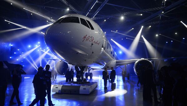 Выкатка нового пассажирского самолета МС-21 в Иркутске - Sputnik Литва
