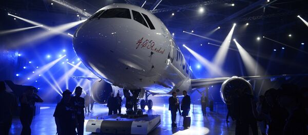 Выкатка нового пассажирского самолета МС-21 в Иркутске - Sputnik Литва