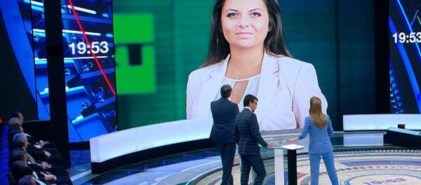 Симоноьян отвечает президенту Франции: мы были ни за, ни против Макрона - Sputnik Литва