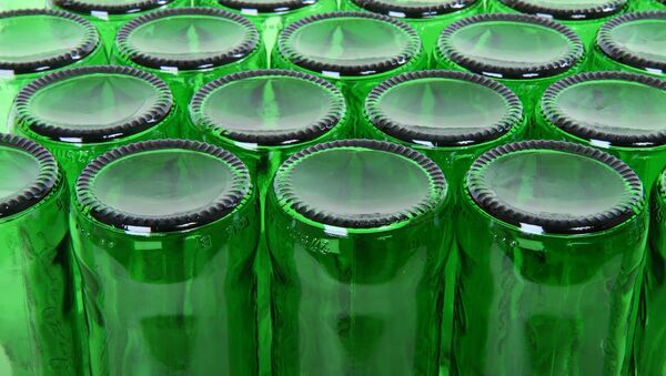 Донышки зеленых бутылок, архивное фото - Sputnik Литва