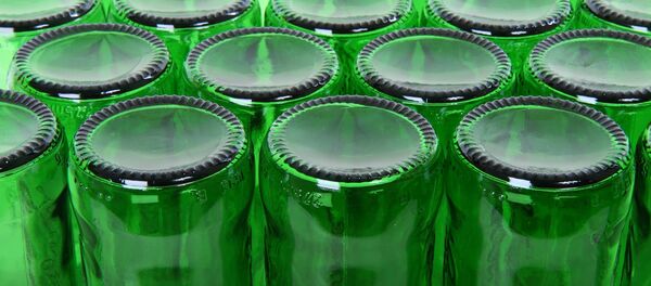 Донышки зеленых бутылок Донышки зеленых бутылок - Sputnik Литва