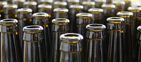 Горлышки бутылок Горлышки бутылок - Sputnik Литва