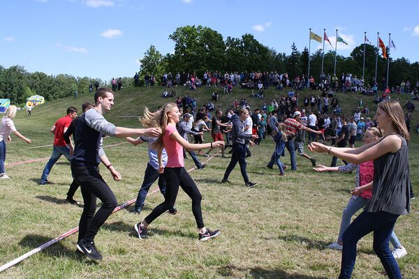 Ловящие возвращают целые яйца метателям - Sputnik Литва