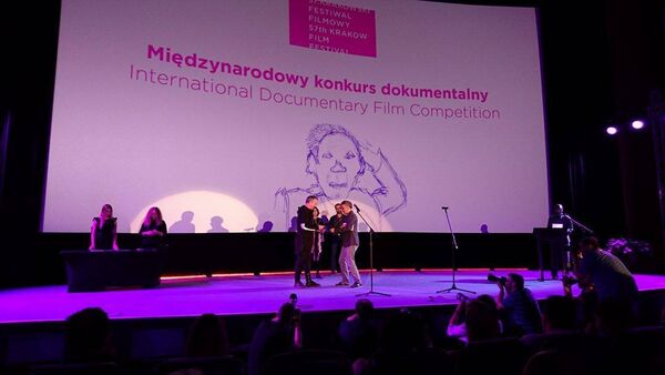 Награждение Андрюса Стониса на международном кинофестивале в Кракове - Sputnik Lietuva