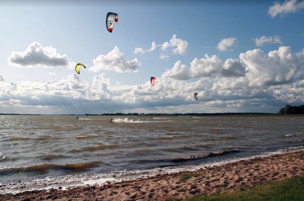 Второе по величине озеро  в восточной части Литвы. Площадь острова – 36,7 км². В озере находятся 6 островов, самый  крупный - остов Жилес. - Sputnik Литва