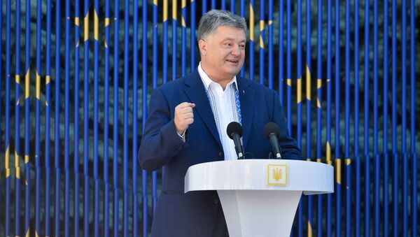 Президент Украины Петр Порошенко запустил таймер обратного отсчета до отмены визового режима с ЕС. 10 июня 2017 - Sputnik Lietuva