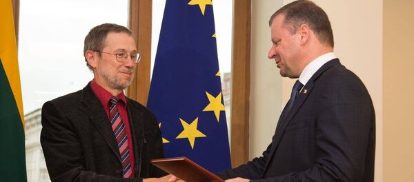 Людас Мажилис получает премию - Sputnik Литва