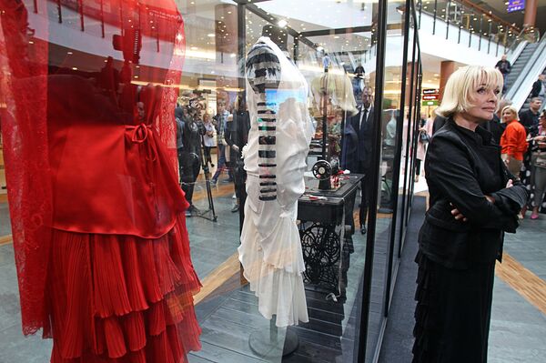 Легендарная Лайма Вайкуле на открытии выставки “Лайма Вайкуле. Наряды дивы”  - Sputnik Литва