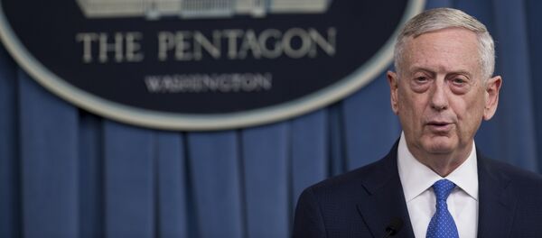 Министр обороны США Джим Маттис в Пентагоне в Вашингтоне - Sputnik Литва