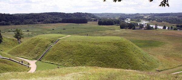 Пилякальнисы в долине реки Кернава - Sputnik Литва