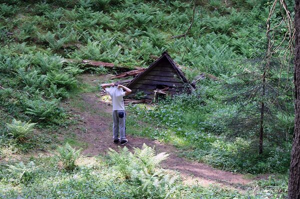 Останки домика чертей на дне впадины - Sputnik Литва