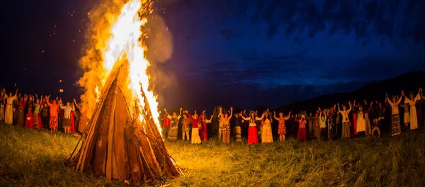 Костер на Ивана Купалу Костер на Ивана Купалу - Sputnik Lietuva