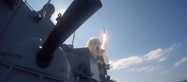Фрегаты РФ ударили ракетами Калибрами по позициям боевиков ИГ* - Sputnik Литва