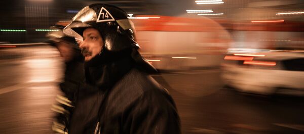 Сотрудники пожарно-спасательных подразделений МЧС - Sputnik Литва