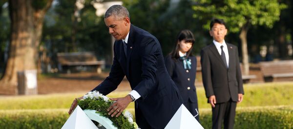 Президент США Барак Обама возлагает венок в Хиросиме Президент США Барак Обама возлагает венок в Хиросиме - Sputnik Lietuva