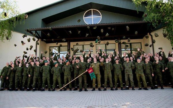Первые 500 призывников окончили базовый курс военной подготовки - Sputnik Литва