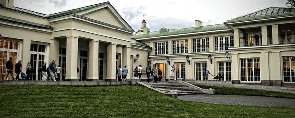 Специально ко дню открытых дверей все здания и парк были приведены в свой лучший вид - Sputnik Литва