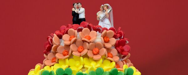 Свадебный торт с символикой ЛГБТ - Sputnik Литва