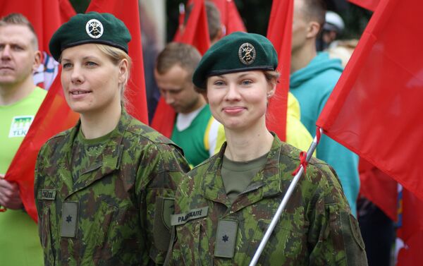 Девушки — члены организации добровольцев Литвы - Sputnik Литва