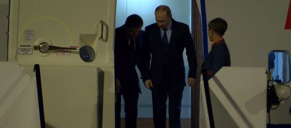 Прибытие  Владимира Путина в Гамбург на саммит G20 - Sputnik Литва