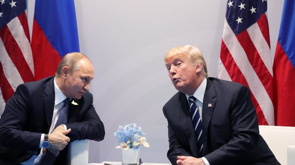 Президент РФ Владимир Путин и президент США Дональд Трамп, архивное фото - Sputnik Литва