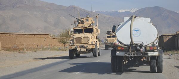 Бронетранспортер НАТО на трассе Кабул-Баграм - Sputnik Литва