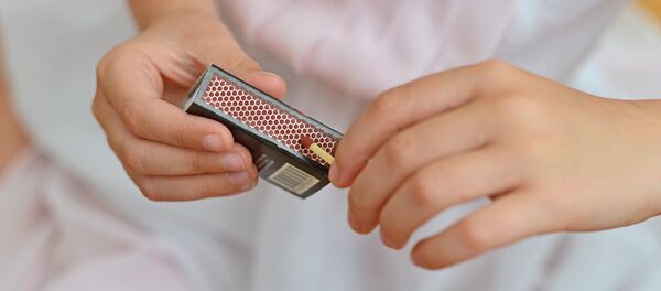 Спички в руках ребенка - Sputnik Lietuva