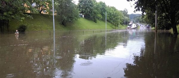 Ливень в Вильнюсе затопил улицы Ливень в Вильнюсе затопил улицы - Sputnik Lietuva