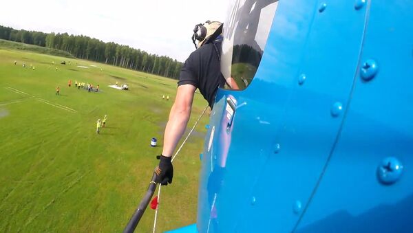 Этап Кубка мира по вертолетным гонкам впервые прошел в России - Sputnik Lietuva