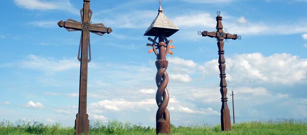 Придорожные кресты на пути следования паломников по Пути Якова - Sputnik Lietuva