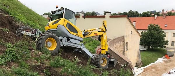 Восстановительные работы на горе Гедиминаса, архивное фото - Sputnik Литва