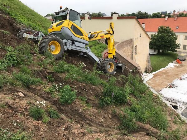 Восстановительные работы на горе Гедиминаса Восстановительные работы на горе Гедиминаса - Sputnik Литва