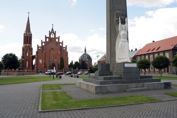 Костел в конце главного проспекта Рокишкес Костел в конце главного проспекта Рокишкес - Sputnik Литва