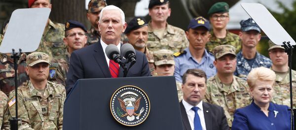 Вице-президент США Пенс выступает с речью в Таллинне - Sputnik Литва