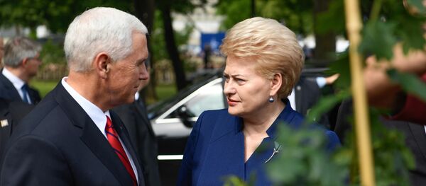Даля Грибаускайте и Майк Пенс - Sputnik Литва