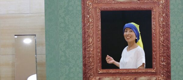 Посетители музея в Японии переодеваются в персонажей картин - Sputnik Литва