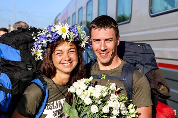 Встреча участников Миссия Сибирь 2017 на вокзале - Sputnik Литва