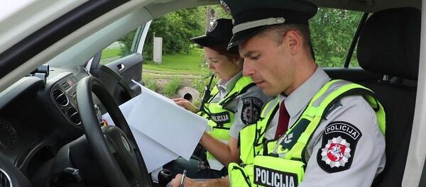 Сотрудники дорожной полиции Сотрудники дорожной полиции - Sputnik Lietuva