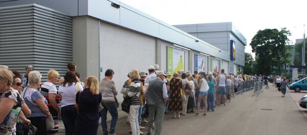 Очередь в Lidl в день открытия супермаркета Очередь в Lidl в день открытия супермаркета - Sputnik Литва