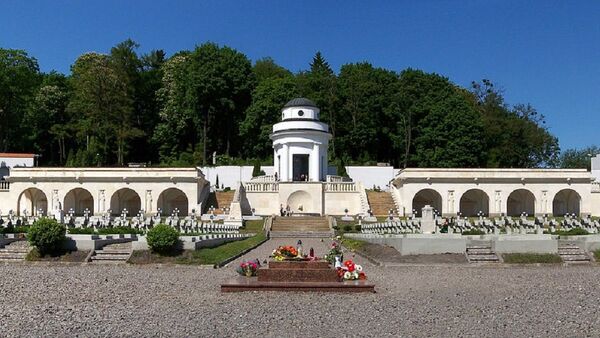 Мемориал орлят на Лычаковском кладбище в городе Львов - Sputnik Lietuva
