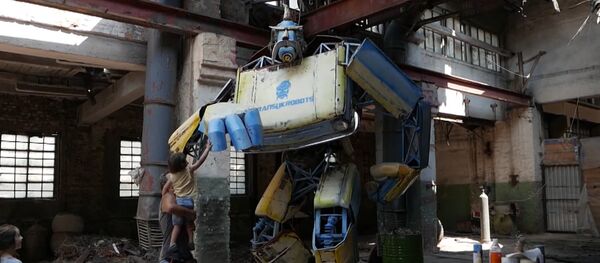 Украинец построил трансформера и назвал его Укробот Украинец построил трансформера и назвал его Укробот - Sputnik Lietuva