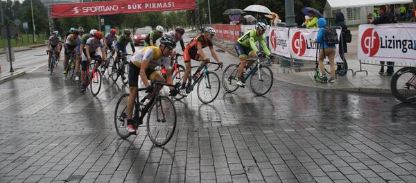 Участники веломарафона на дистанции - Sputnik Литва