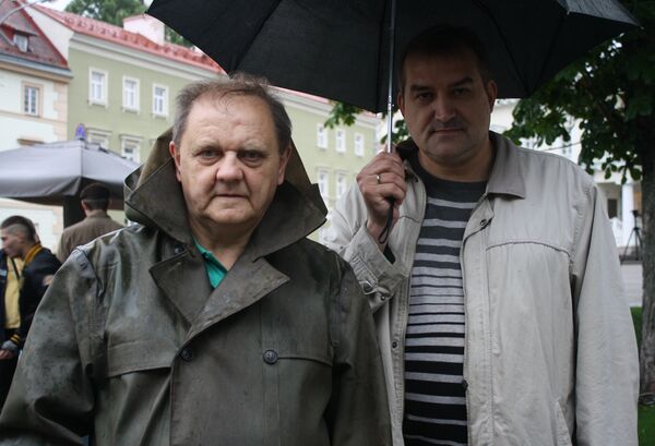 Председатель Союза за права человека в Литве Донатас Шульцас (слева) и лидер Социалистического фронта Литвы Гедрюс Грабаускас Председатель Союза за права человека в Литве Донатас Шульцас (слева) и лидер Социалистического фронта Литвы Гедрюс Грабаускас - Sputnik Lietuva